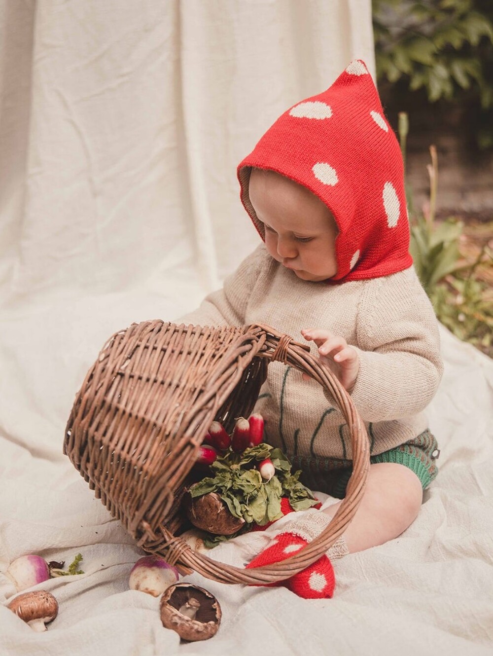 Oeuf Beige Knit Hoodie with Mushroom 2-3Y Red Polka-Dot Hood